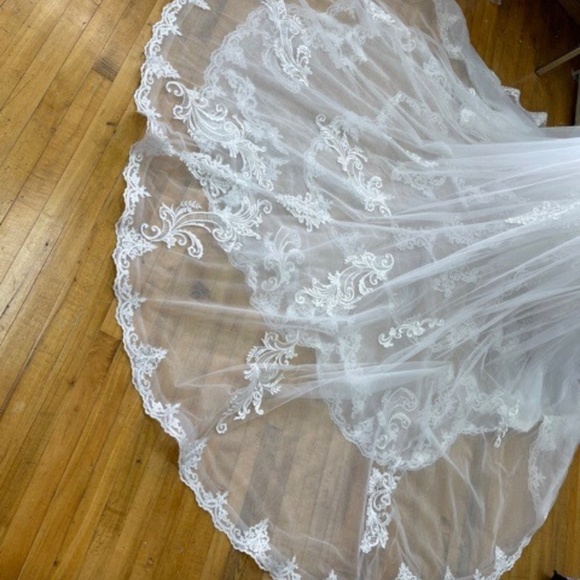 Essence of Australia D2771 Size 14 with Removable Overskirt - Picture 11 of 14